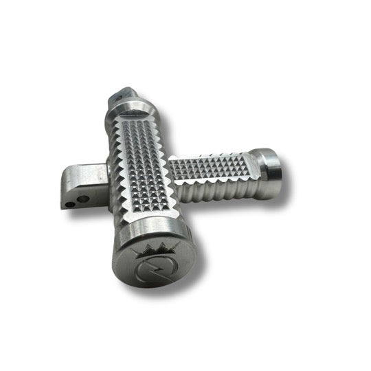 ROAD QUEEN 2018-2024 SOFTAIL PASSENGER PEGS