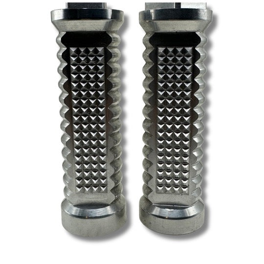 ROAD QUEEN 2018-2024 SOFTAIL PASSENGER PEGS